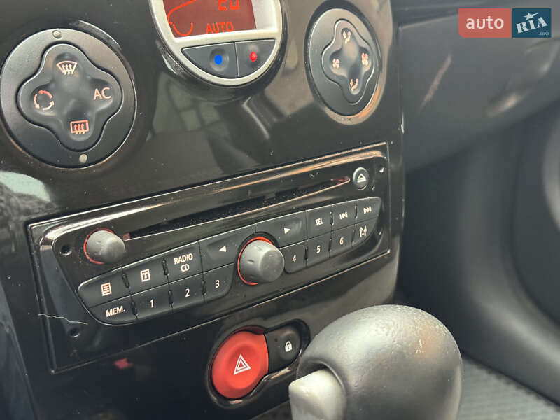 Хэтчбек Renault Clio 2011 в Нетешине фото 16 Хэтчбек Renault Clio 2011 в Нетешине
