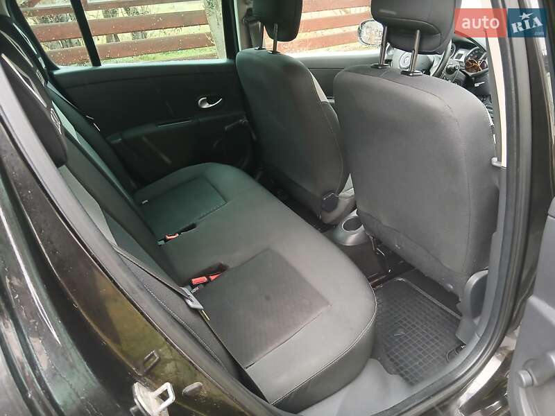 Хетчбек Renault Clio 2011 в Івано-Франківську