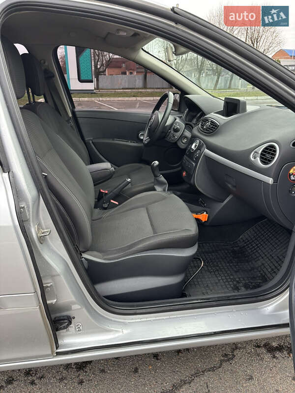 Хэтчбек Renault Clio 2011 в Киеве