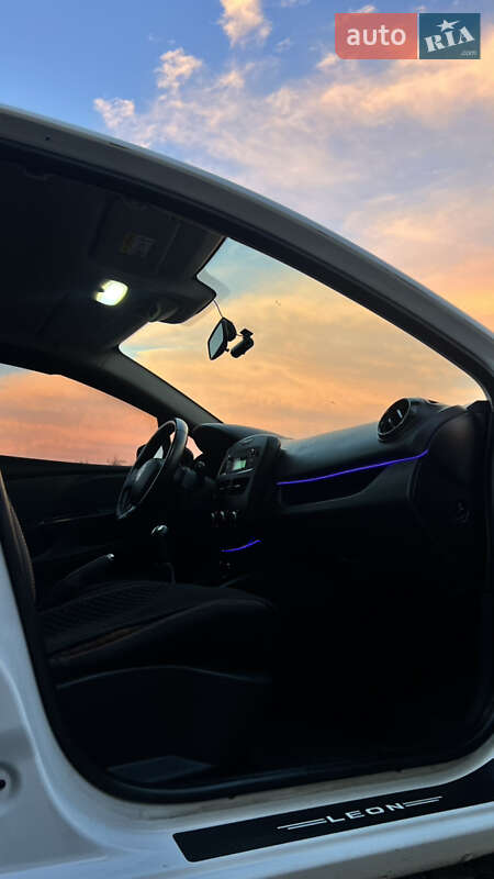 Хетчбек Renault Clio 2016 в Дніпрі