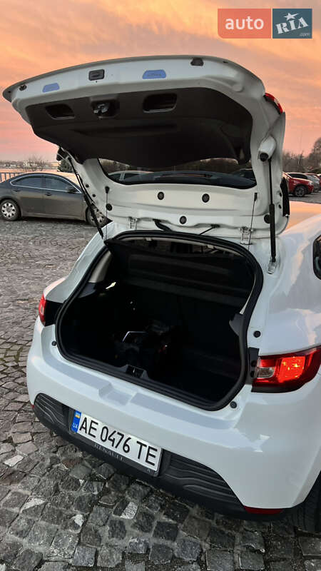 Хетчбек Renault Clio 2016 в Дніпрі