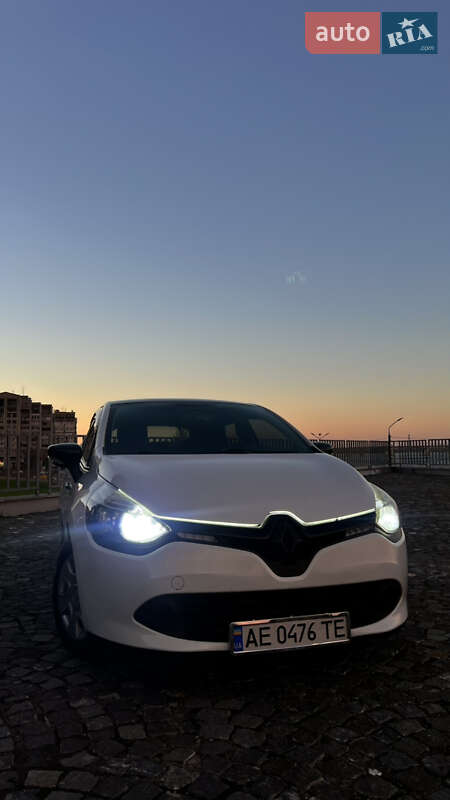 Хетчбек Renault Clio 2016 в Дніпрі