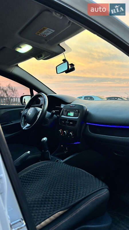 Хетчбек Renault Clio 2016 в Дніпрі