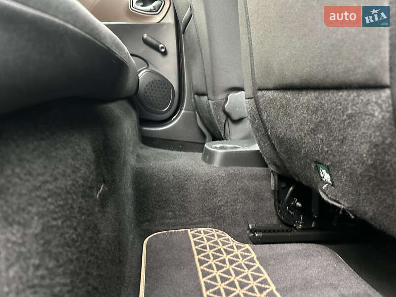 Хетчбек Renault Clio 2013 в Стрию фото 95 Хетчбек Renault Clio 2013 в Стрию