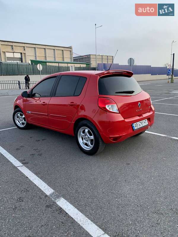 Хетчбек Renault Clio 2012 в Полтаві