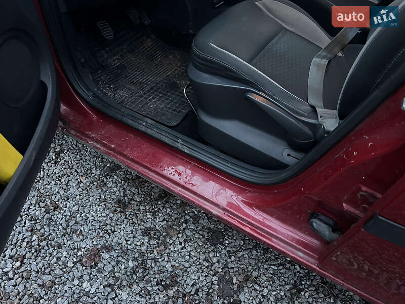 Хэтчбек Renault Clio 2010 в Полонном