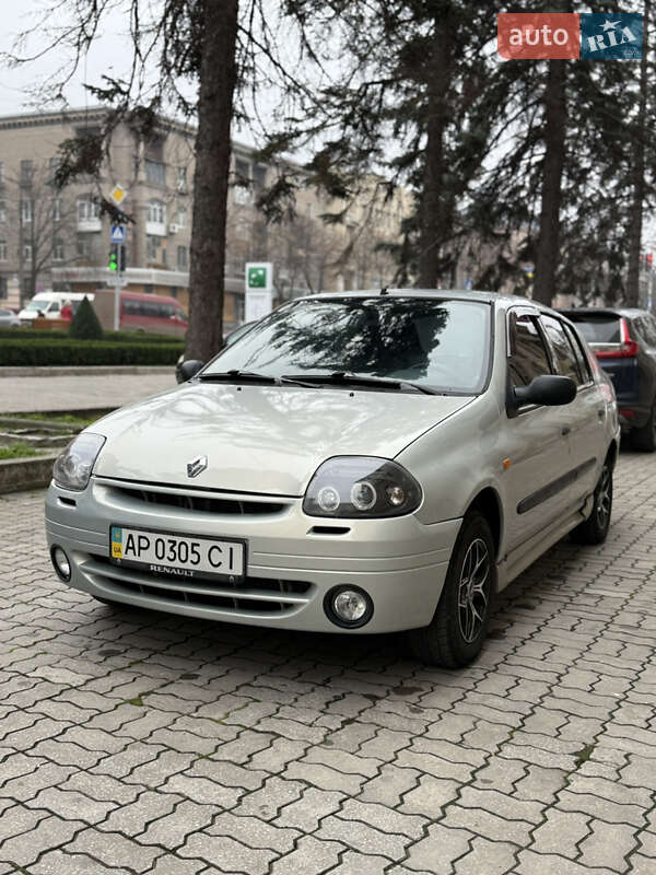 Renault Clio 2000