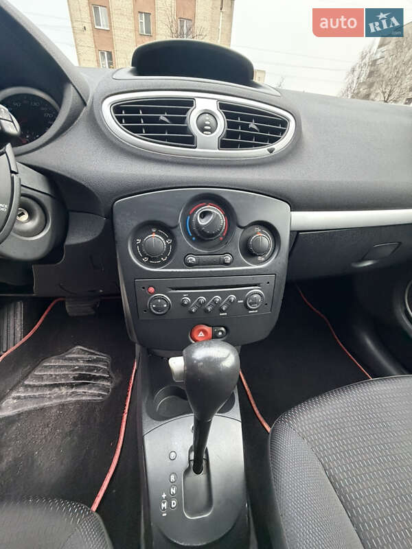 Хэтчбек Renault Clio 2007 в Луцке