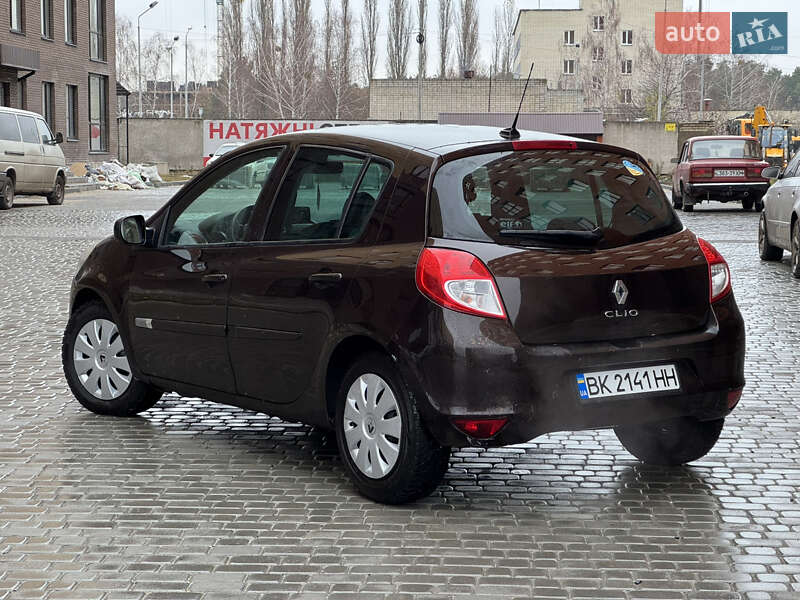 Хетчбек Renault Clio 2011 в Острозі фото 4 Хетчбек Renault Clio 2011 в Острозі