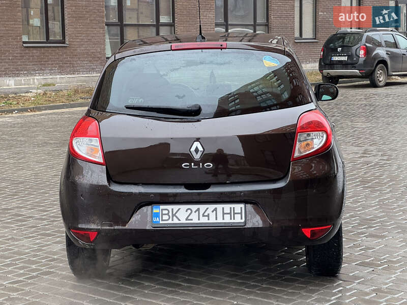 Хетчбек Renault Clio 2011 в Острозі фото 5 Хетчбек Renault Clio 2011 в Острозі