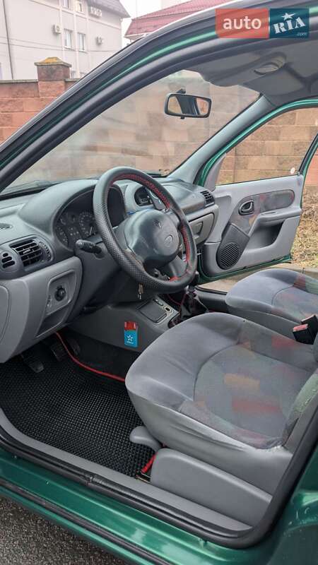 Хэтчбек Renault Clio 2000 в Ровно