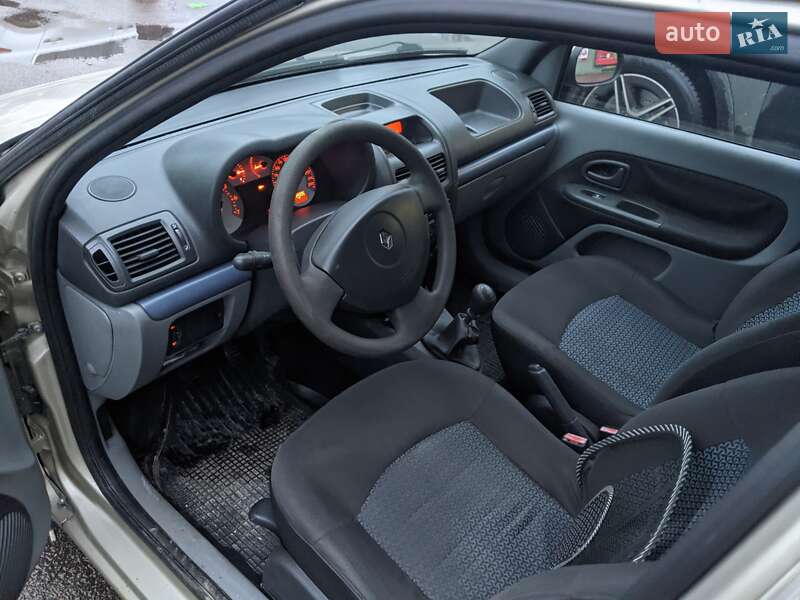 Седан Renault Clio 2007 в Киеве