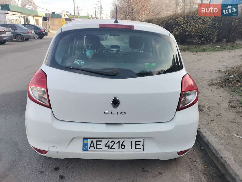 Хэтчбек Renault Clio 2011 в Днепре