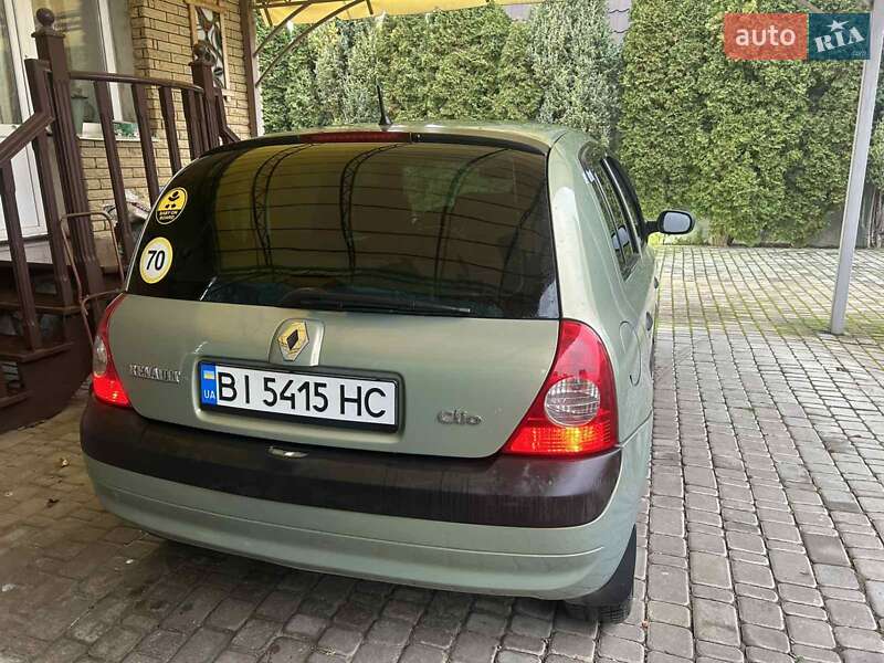 Хэтчбек Renault Clio 2003 в Ирпене