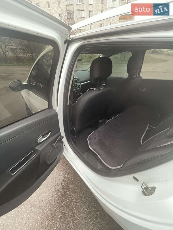 Универсал Renault Clio 2012 в Конотопе фото 15 Универсал Renault Clio 2012 в Конотопе