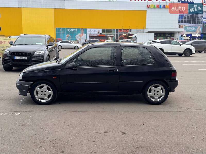 Хэтчбек Renault Clio 1993 в Запорожье