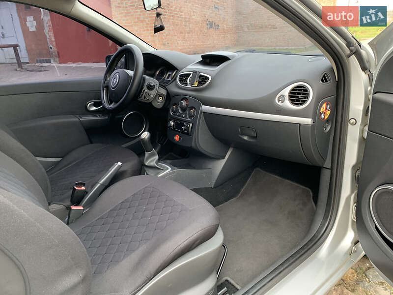 Хетчбек Renault Clio 2008 в Білій Церкві фото 17 Хетчбек Renault Clio 2008 в Білій Церкві