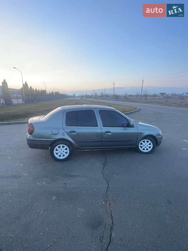Хэтчбек Renault Clio 2001 в Яготине