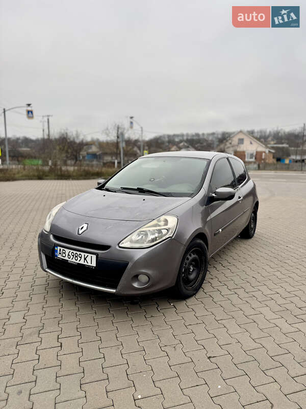 Хэтчбек Renault Clio 2011 в Гайсине