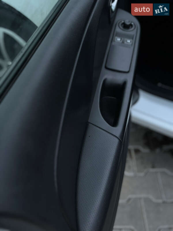 Хэтчбек Renault Clio 2016 в Черновцах фото 22 Хэтчбек Renault Clio 2016 в Черновцах