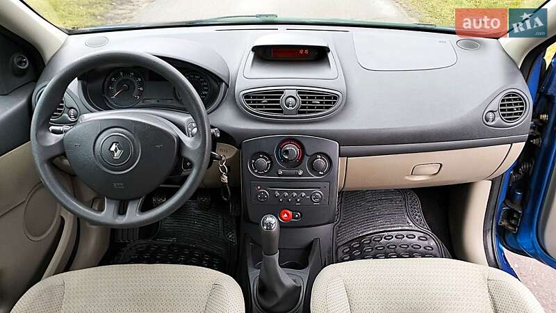Хэтчбек Renault Clio 2005 в Сумах