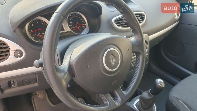 Хэтчбек Renault Clio 2012 в Киеве фото 2 Хэтчбек Renault Clio 2012 в Киеве