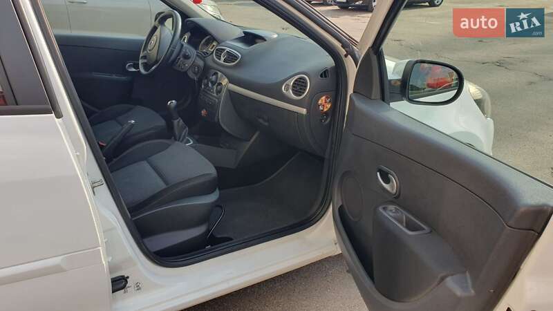 Хэтчбек Renault Clio 2012 в Киеве фото 18 Хэтчбек Renault Clio 2012 в Киеве