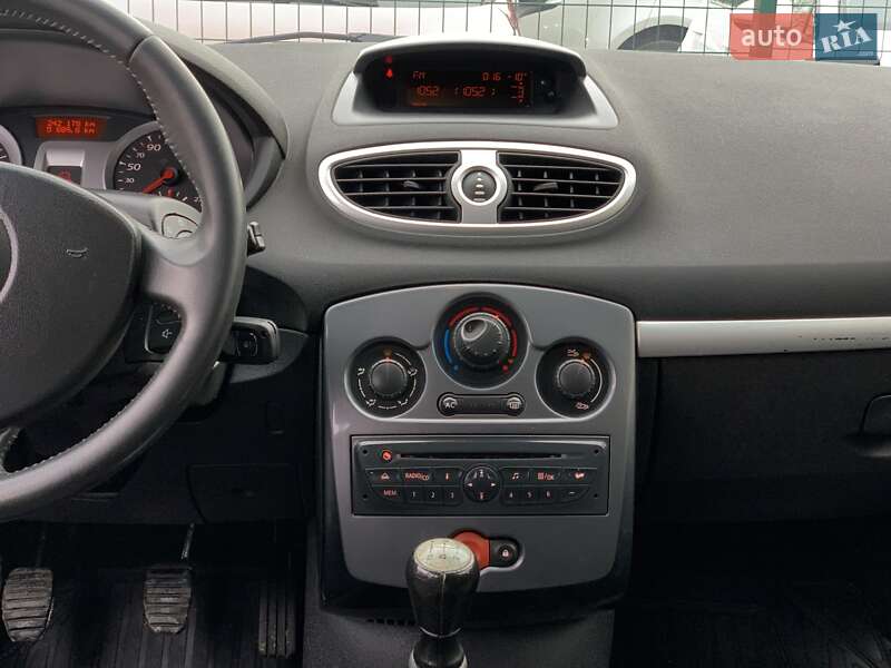 Хэтчбек Renault Clio 2012 в Бердичеве
