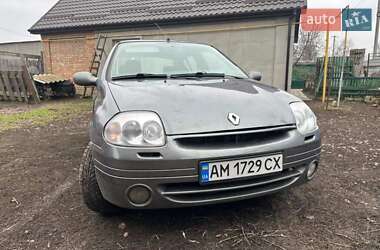 Хетчбек Renault Clio 2001 в Новомиргороді
