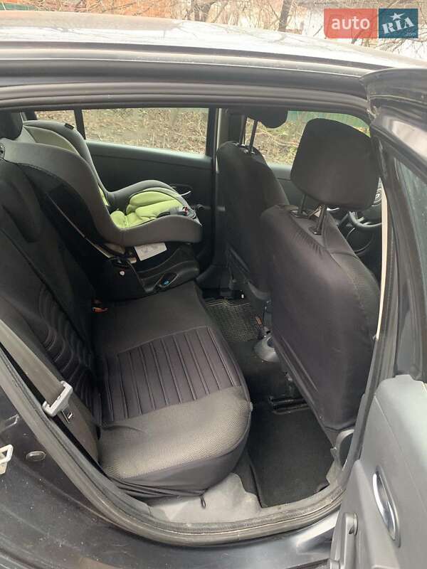 Хэтчбек Renault Clio 2006 в Хмельнике