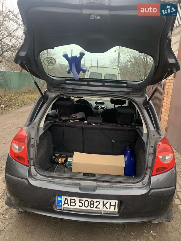 Хэтчбек Renault Clio 2006 в Хмельнике