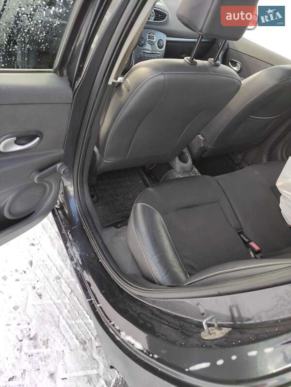 Хэтчбек Renault Clio 2007 в Коломые фото 14 Хэтчбек Renault Clio 2007 в Коломые