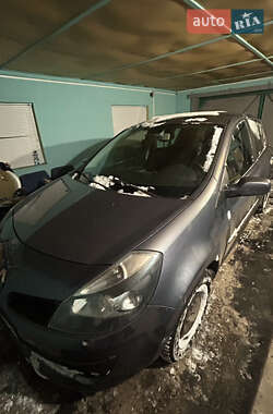 Хэтчбек Renault Clio 2006 в Кролевце