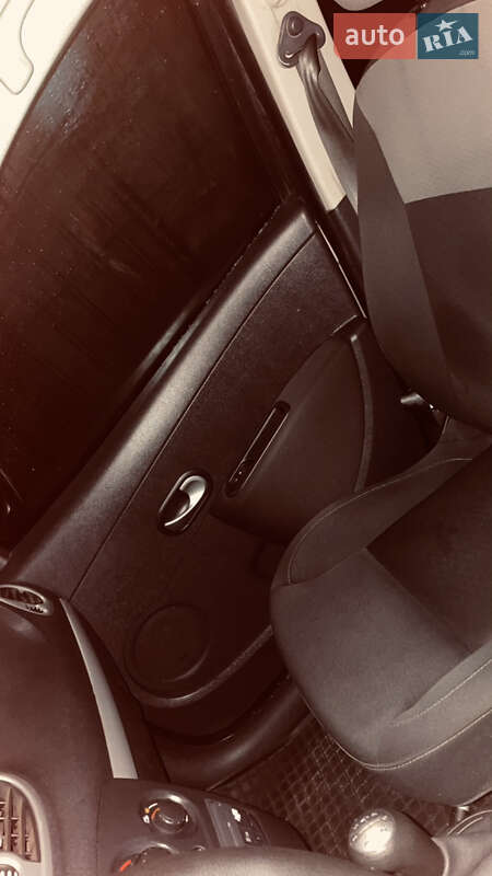 Хэтчбек Renault Clio 2009 в Александрие