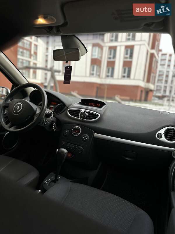 Хэтчбек Renault Clio 2006 в Коломые