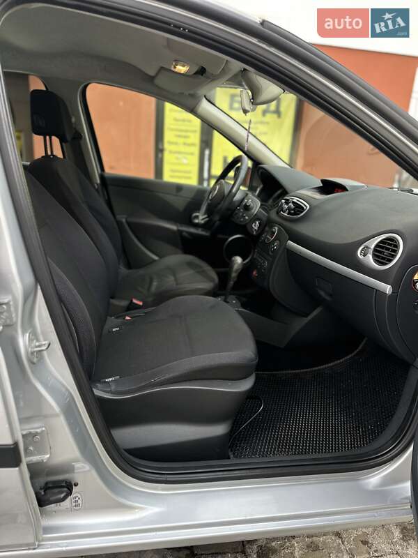 Хэтчбек Renault Clio 2006 в Коломые