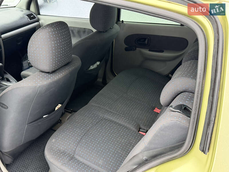 Хэтчбек Renault Clio 2004 в Золотоноше фото 6 Хэтчбек Renault Clio 2004 в Золотоноше