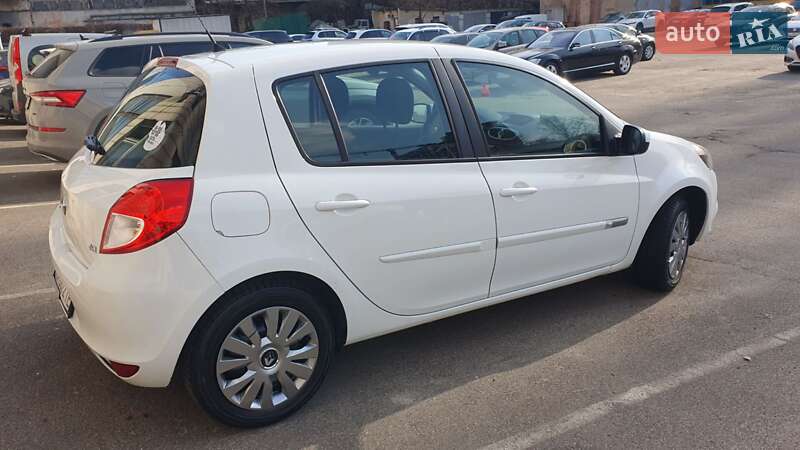 Хэтчбек Renault Clio 2012 в Киеве