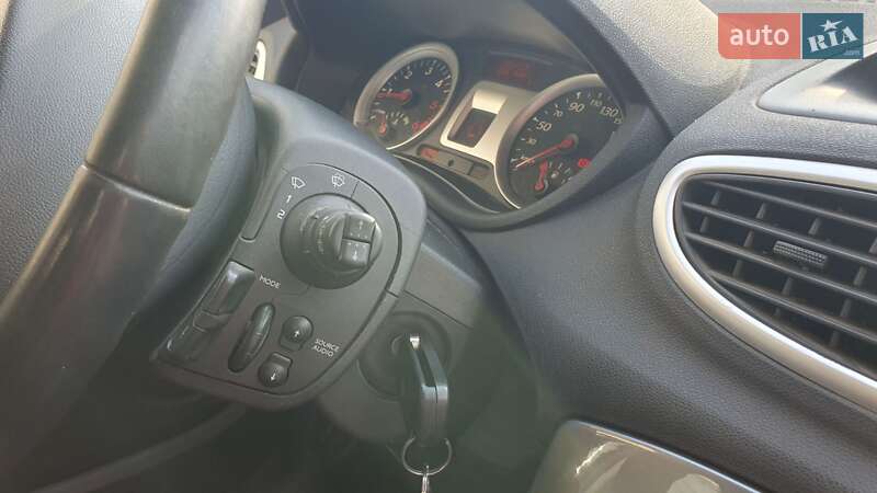 Хэтчбек Renault Clio 2012 в Киеве