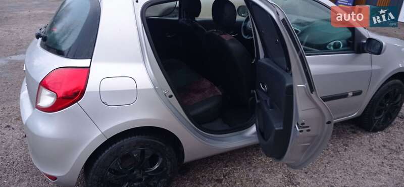 Хэтчбек Renault Clio 2010 в Павлограде