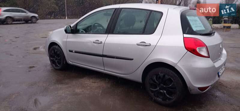Хэтчбек Renault Clio 2010 в Павлограде