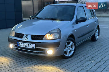 Хэтчбек Renault Clio 2001 в Хусте