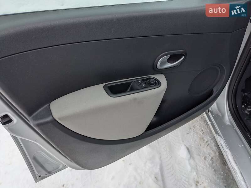 Универсал Renault Clio 2012 в Ровно