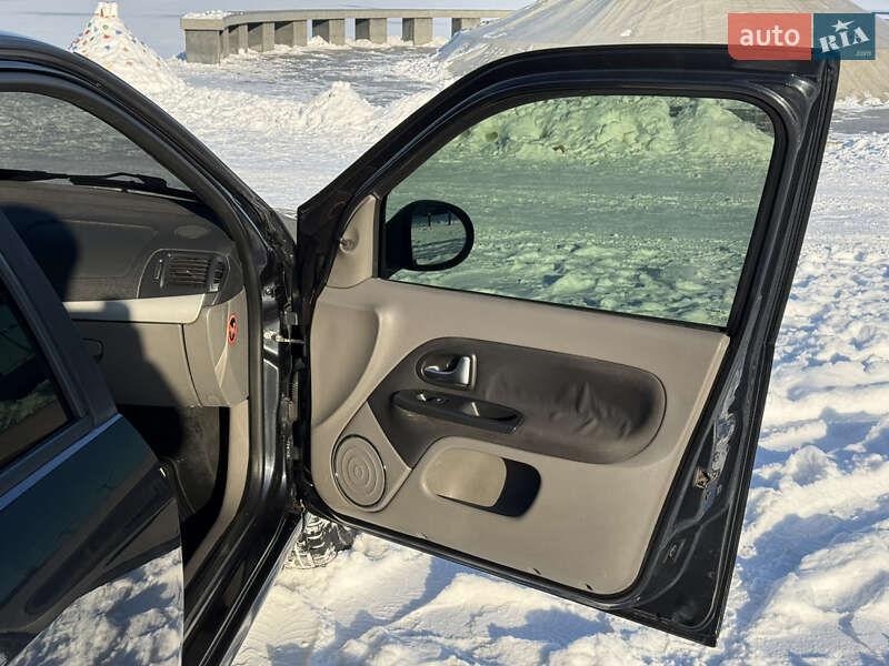 Хэтчбек Renault Clio 2013 в Днепре