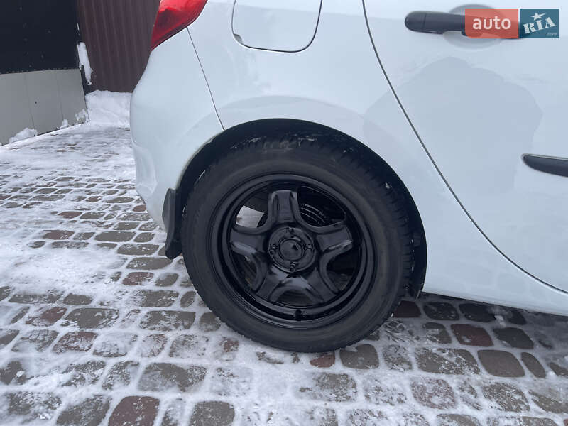 Хетчбек Renault Clio 2011 в Рівному фото 10 Хетчбек Renault Clio 2011 в Рівному