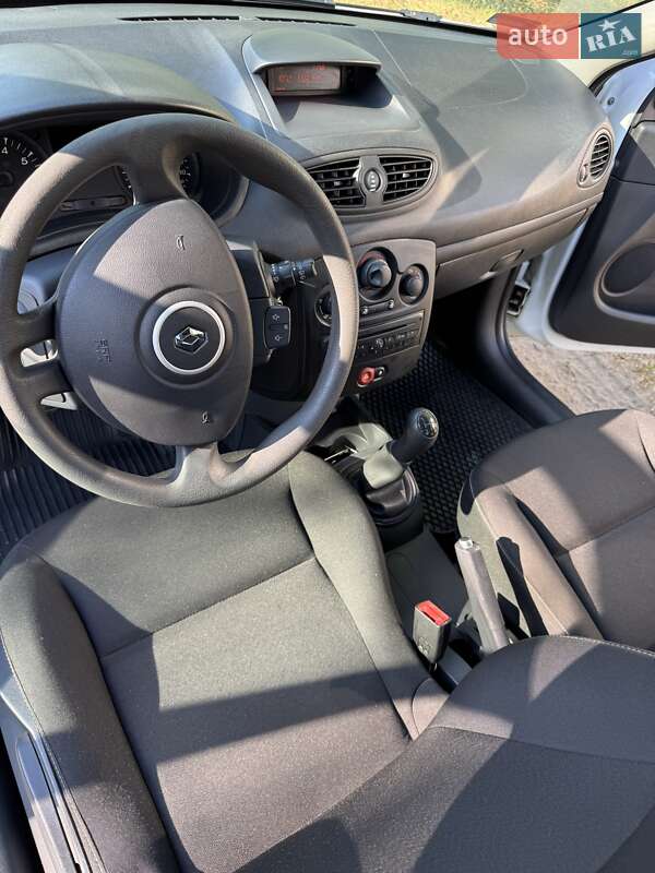 Хэтчбек Renault Clio 2013 в Кропивницком