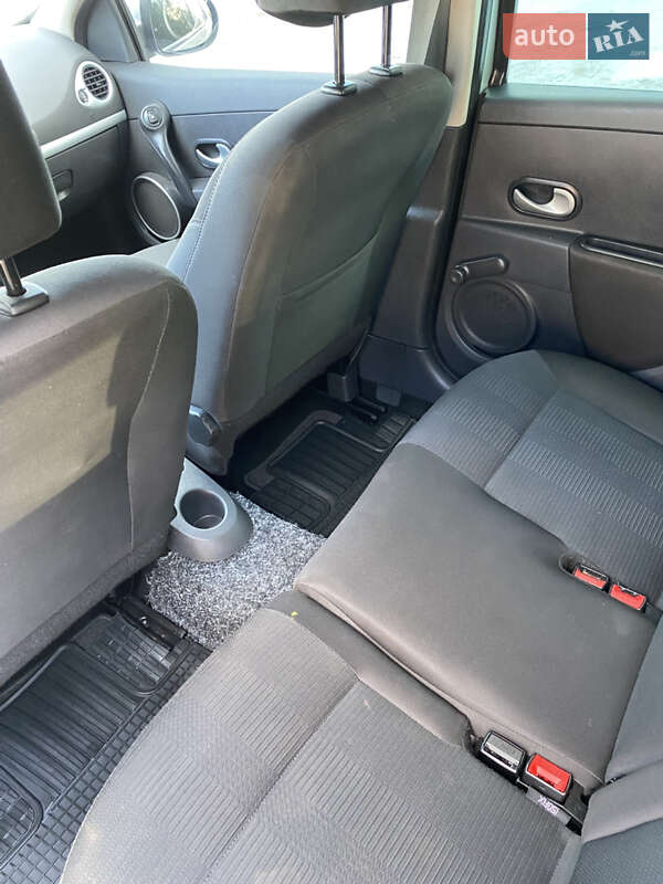 Универсал Renault Clio 2010 в Дубно фото 29 Универсал Renault Clio 2010 в Дубно