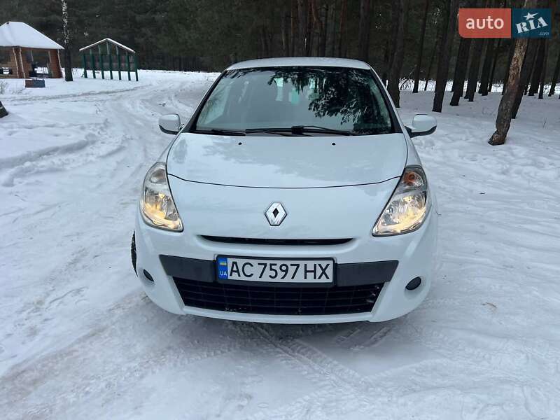 Хэтчбек Renault Clio 2011 в Любешове