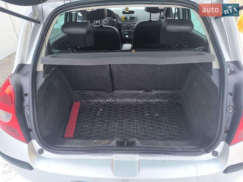 Хетчбек Renault Clio 2006 в Красилові фото 16 Хетчбек Renault Clio 2006 в Красилові