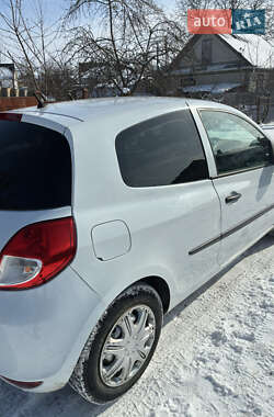 Хэтчбек Renault Clio 2011 в Изяславе
